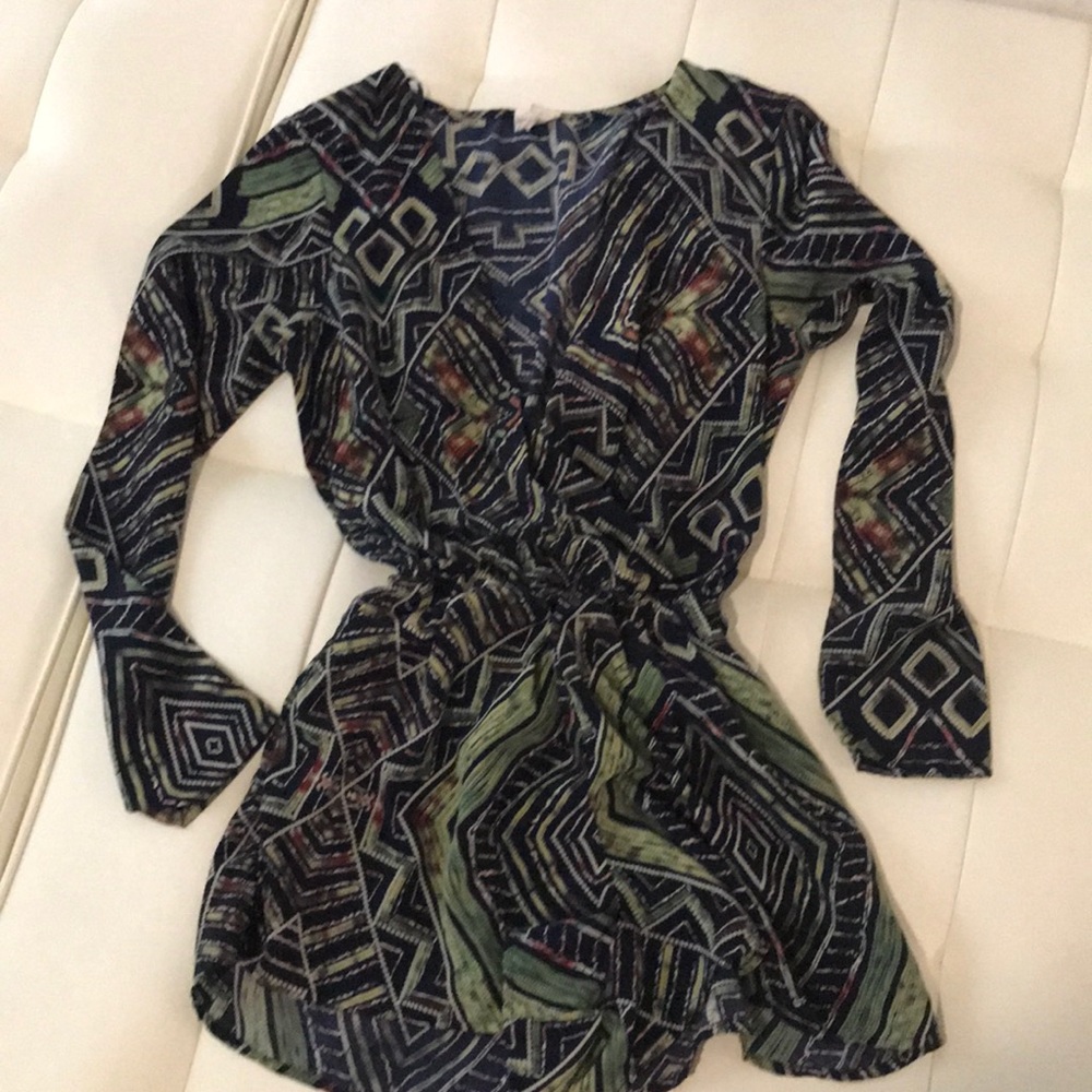 💙super cute tribal print romper